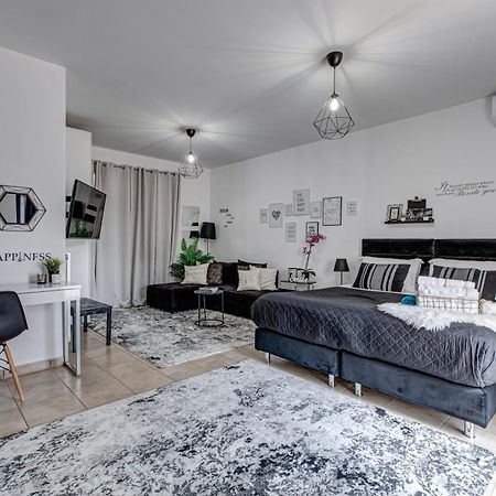 Milo Luxury House -Free Airport Pick Up-10Min Drive Βίλα Μαρκόπουλο Εξωτερικό φωτογραφία